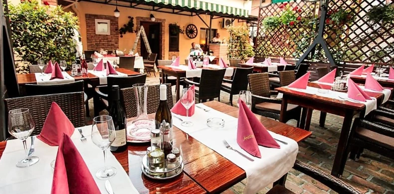 Nacionalni restoran Mikan-0