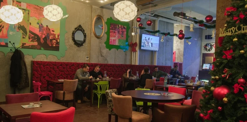 Restoran Strada Kitchen and Bar-0