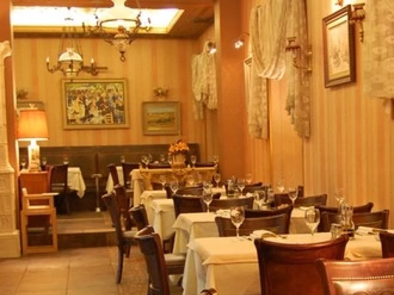 Restoran Mali Pariz – Le Petit Paris-1