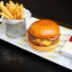 Smash burger triple i pomfrit