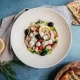 Sveža salata sa grilovanom piletinom i feta sirom
