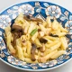 Pasta piletina, pršuta, pečurke, dimljeni sir