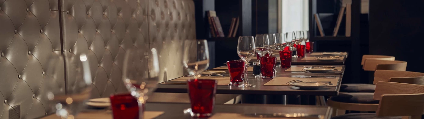 Restoran Two Kings by Hilton-0