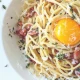 Pasta sa pršutom i mocarelom