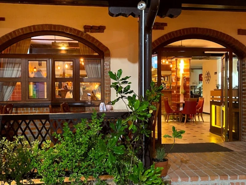 Restoran Srpska trpeza-1