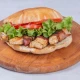Rolovani pileći ražnjić u somunu