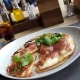 Zapečena caprese salata