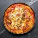 Meso i cheddar Chicago pizza