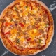 Meso i cheddar pizza